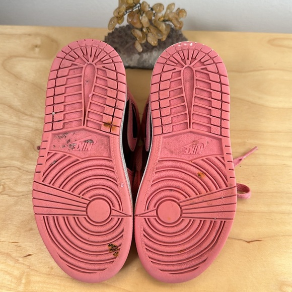 Children’s Nike Sneakers - Picture 13 of 13